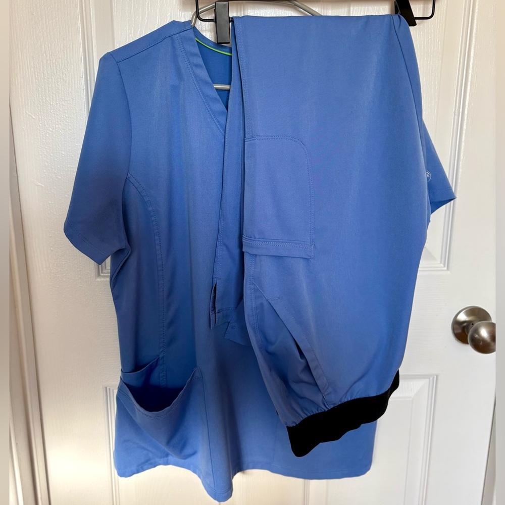 Healing Hands Scrub Set - Women's Ceil Blue Large Top and Medium Pants - Picture 10 of 11